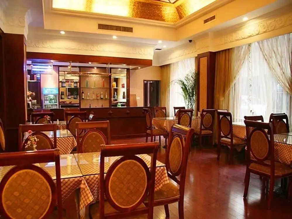 Чэнду: Chengdu Peninsula Hotel