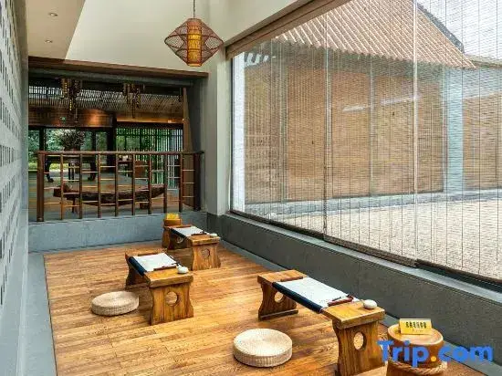 Уси: Lingshan Vihara