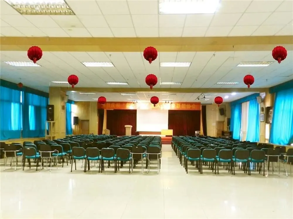 Куньмин: Kunming Jiaoyuan Hotel (Tongde Plaza Baiyun Road Subway Station)