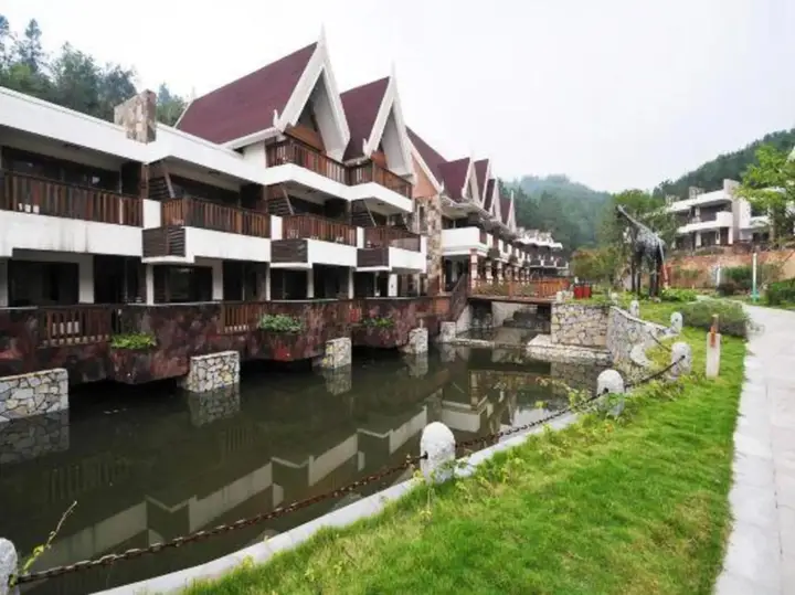 Чунцин: River & Holiday Hotel