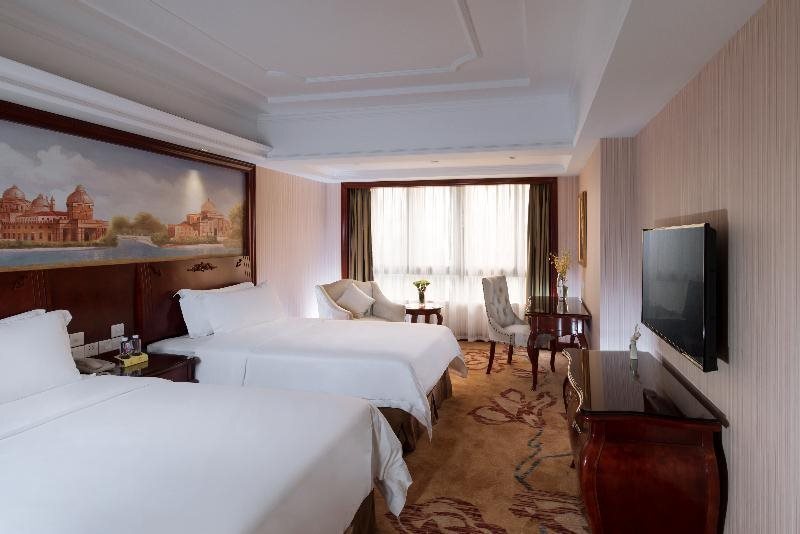 Шэньчжэнь: Vienna International Hotel Shenzhen Diwang South Bao'an Road