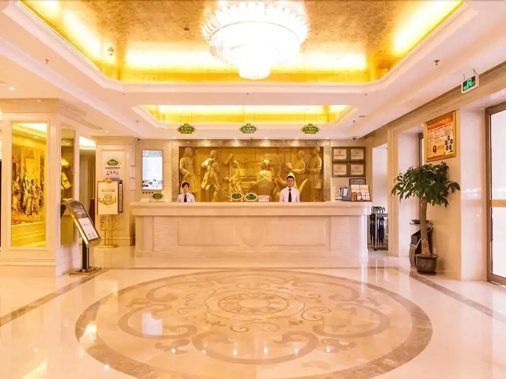 Санья: Vienna Hotel Sanya First Market