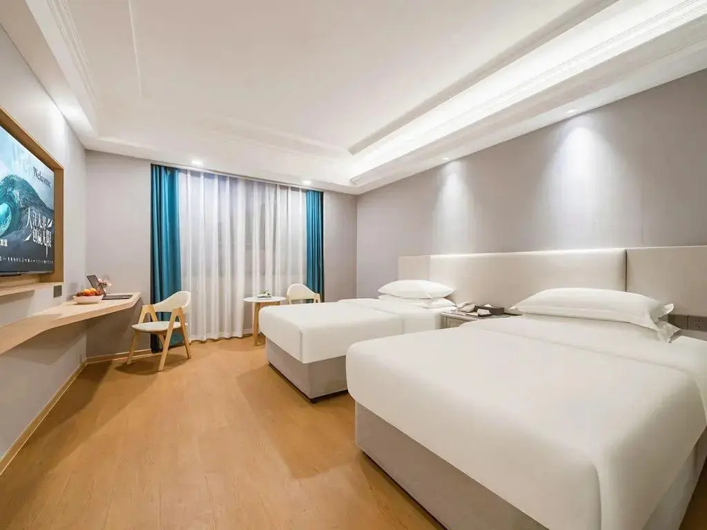 Уси: Vienna Hotel