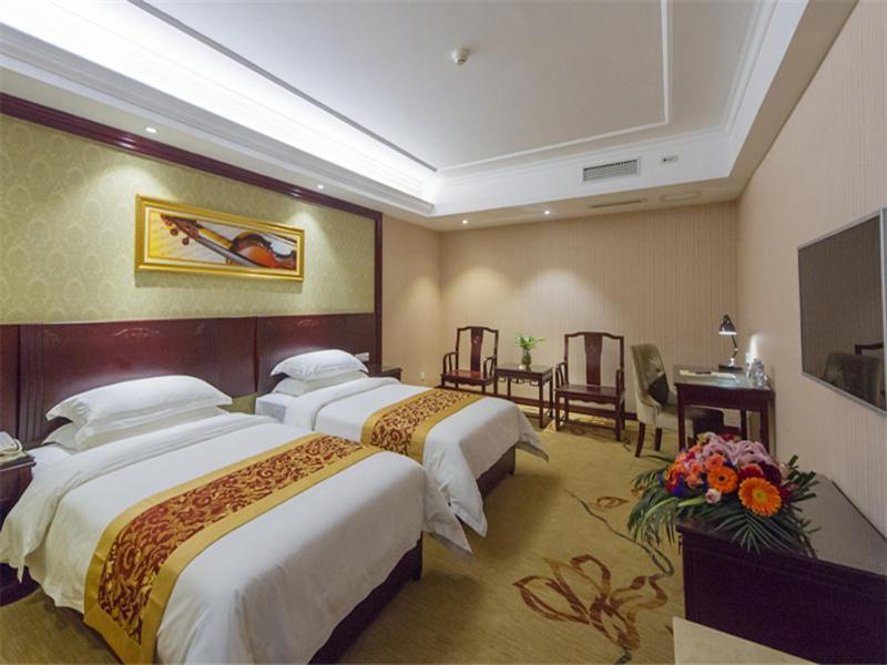 Гуйлинь: Vienna Hotel Guangxi Guilin North High-Speed Railway Station