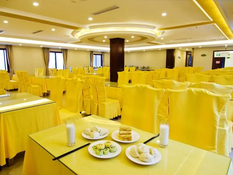 Гуйлинь: Vienna Hotel Guangxi Guilin North High-Speed Railway Station