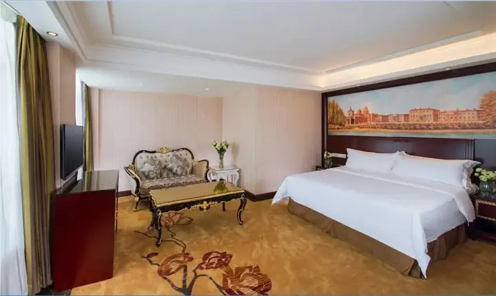Шэньчжэнь: Vienna Hotel Shawan
