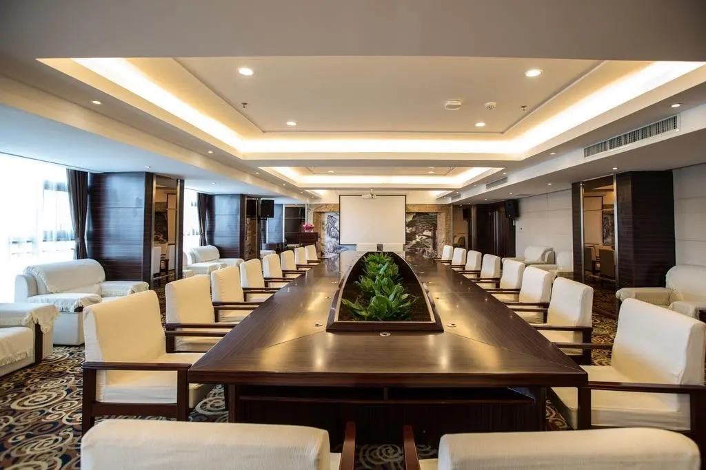 Чжумадянь: Vienna International Hotel Zhumadian Huayuan Branch