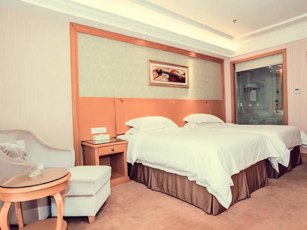 Наньтун: Vienna Hotel Rugao Zhengxiang Square branch