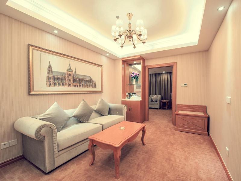 Наньтун: Vienna Hotel Rugao Zhengxiang Square branch