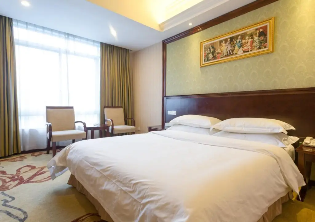 Гуанчжоу: Vienna Hotel Guangzhou Shaheding Metro Station