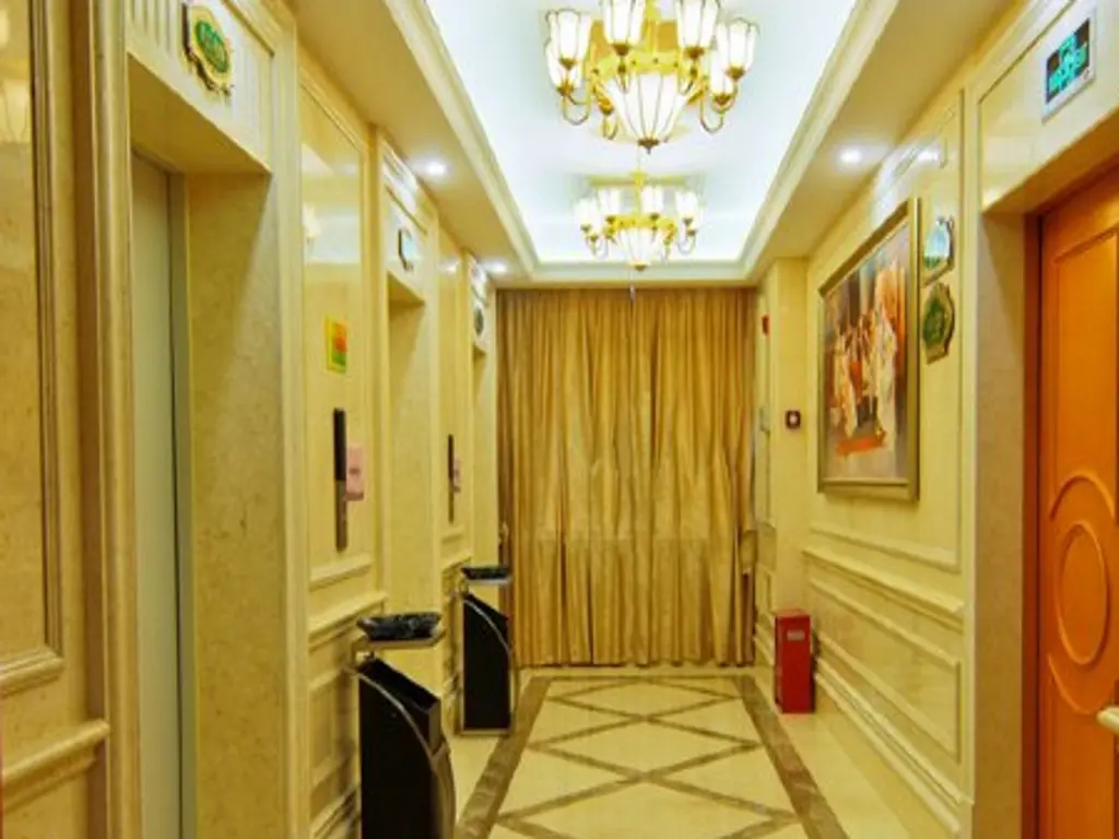 Гуйган: Vienna International Hotel Guigang Hecheng Road Branch
