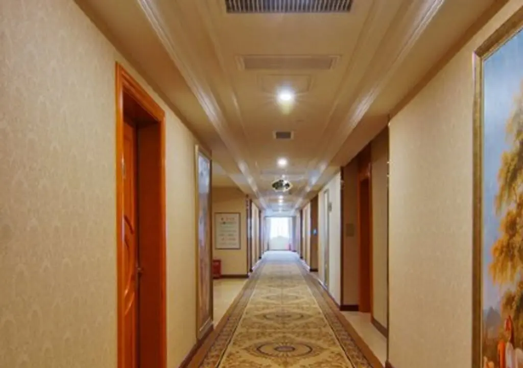 Гуйган: Vienna International Hotel Guigang Hecheng Road Branch