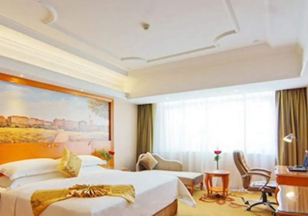 Гуйган: Vienna International Hotel Guigang Hecheng Road Branch