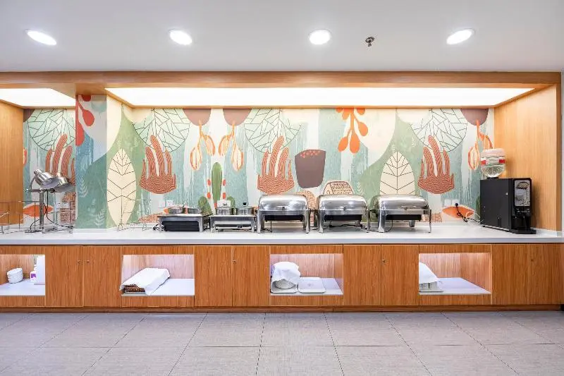 Шанхай: Hanting Hotel Shangnhai Xizang Bei Road Metro Station