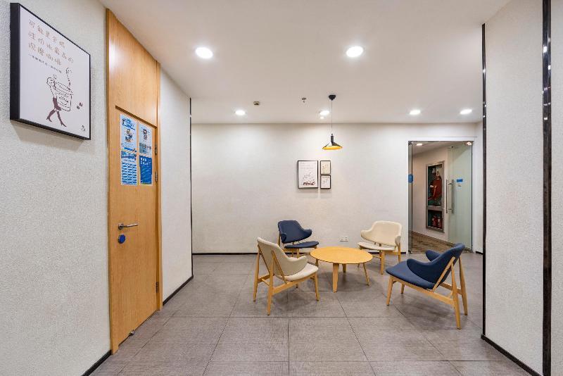 Шанхай: Hanting Hotel Shangnhai Xizang Bei Road Metro Station
