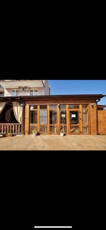 Витязево: Guest House Parentes