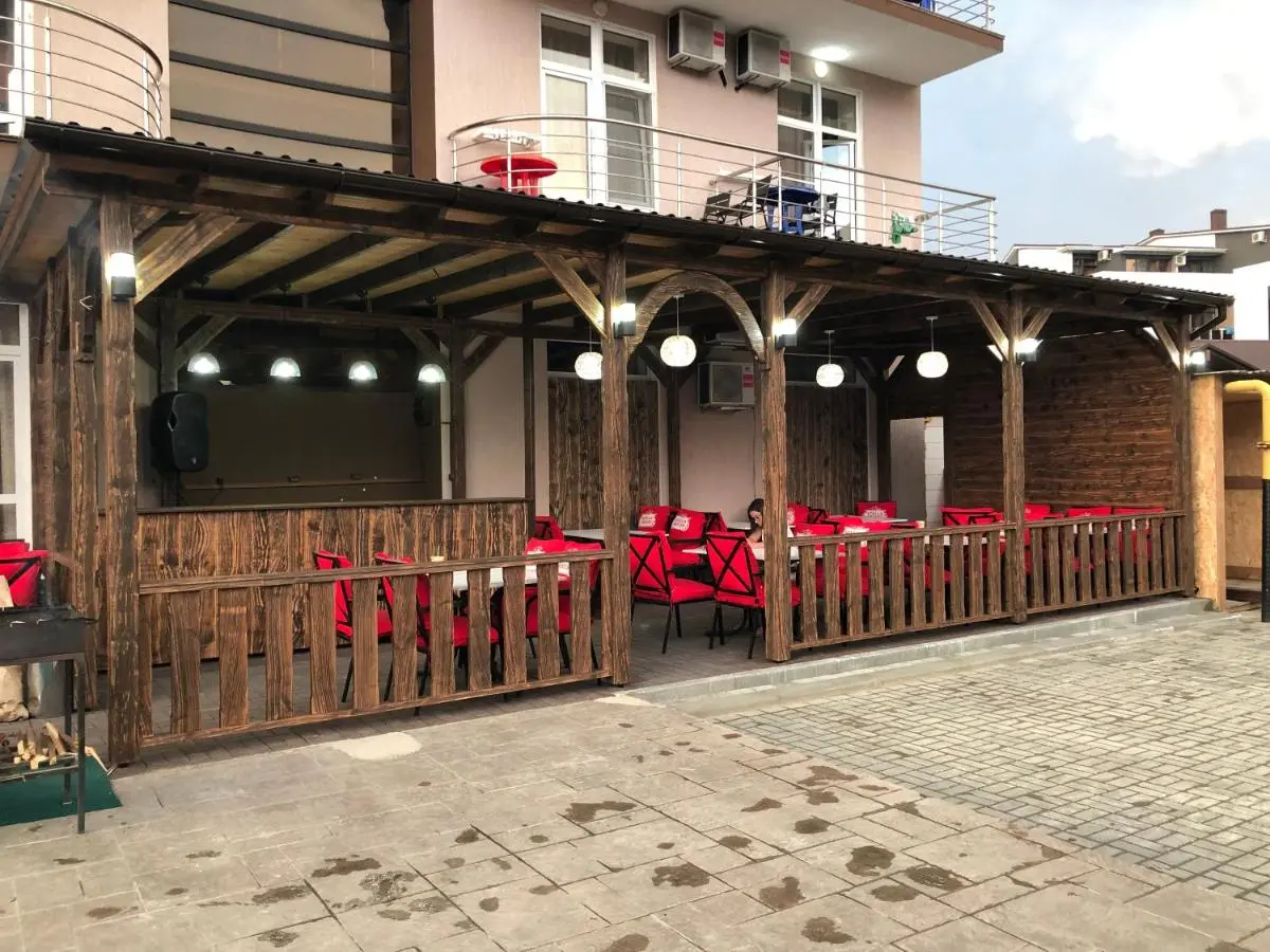 Витязево: Guest House Parentes