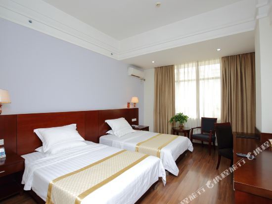 Чжуншань: Zhongshan Jinyi Hotel (City Rail Xiaolan Station)