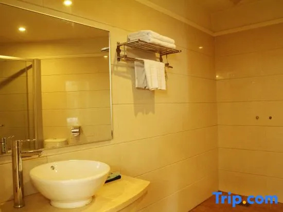 Чжуншань: Xiaolan Yinhe Business Hotel