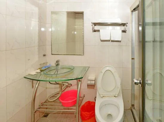 Чжуншань: Junjue Hotel
