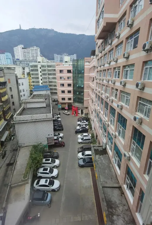 Гэцзю: Thank Inn Plus Hotel Yunnan Honghe Gejiu City Renmin Road
