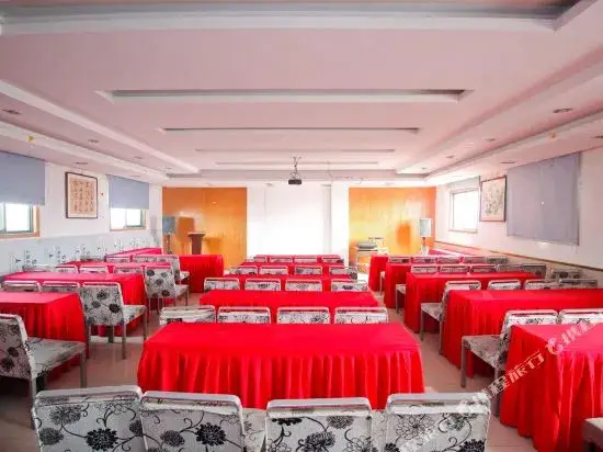 Хуайнань: Fengcheng Hotel