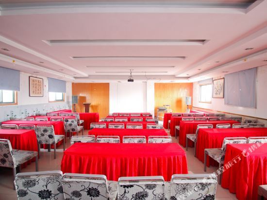 Хуайнань: Fengcheng Hotel