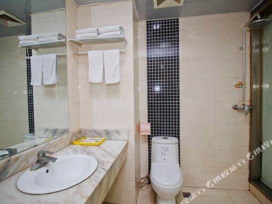 Хуайнань: Fengcheng Hotel