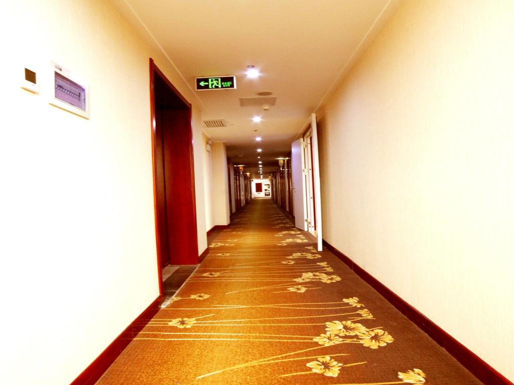Анькан: Thank Inn Chain Hotel Shanxi Ankang Xunyang Kuanghuayuan