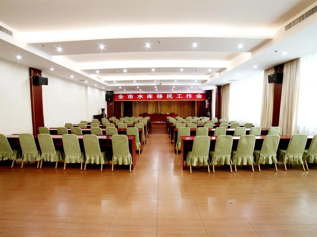 Анькан: Thank Inn Chain Hotel Shanxi Ankang Xunyang Kuanghuayuan