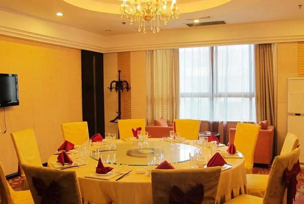 Ляньюньган: Dongyuan International Hotel