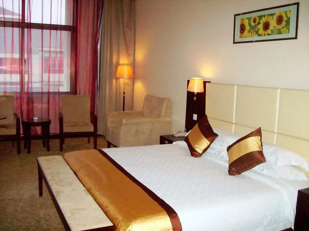 Ляньюньган: Dongyuan International Hotel