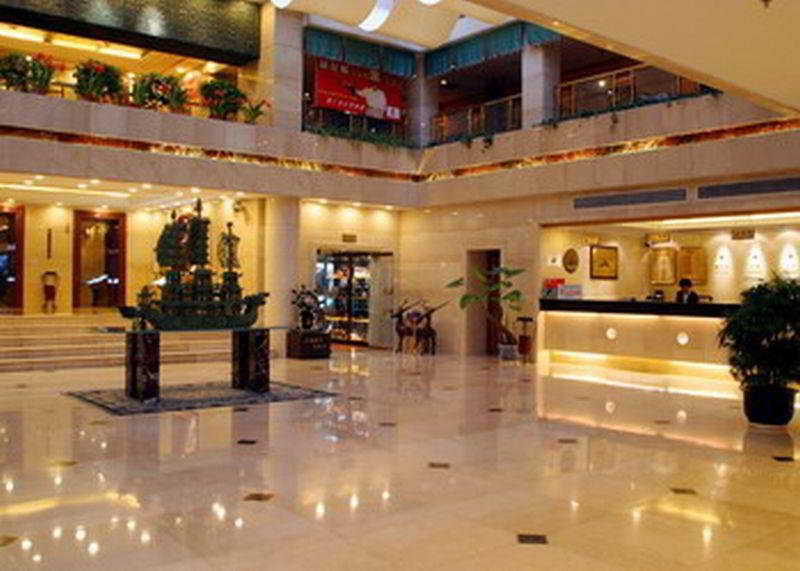 Imperial Court Hotel — фото 1