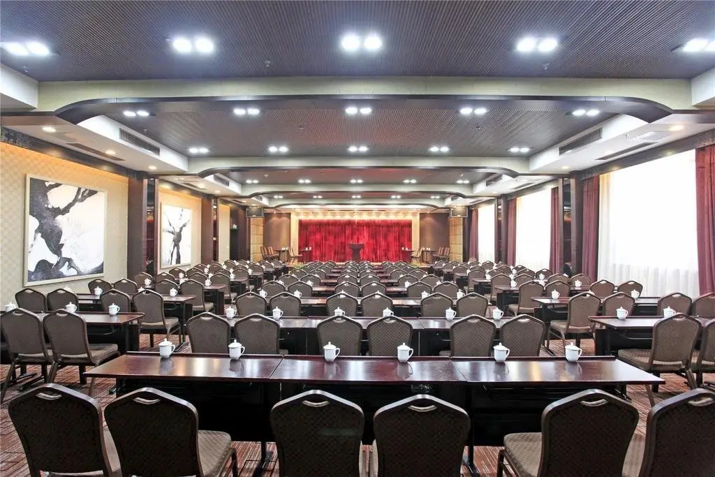 Great Wall Hotel — фото 1