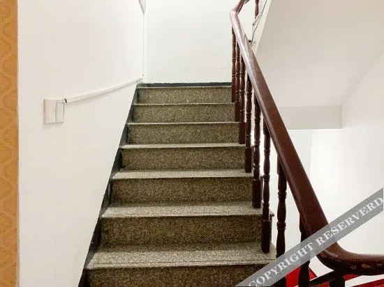 Эньши: OYO Enshi Zhijia Business Hotel
