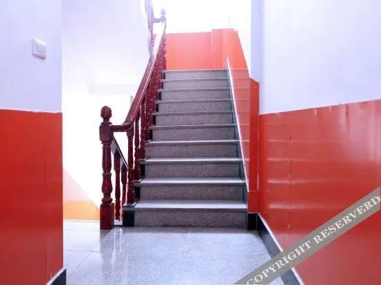 Эньши: OYO Enshi Zhijia Business Hotel
