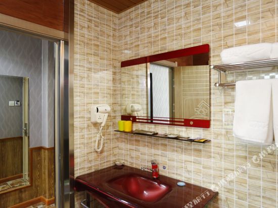Цзилинь: Sunshine 100 Holiday Inn (Jilin Jiangnan Park Taishan Road)
