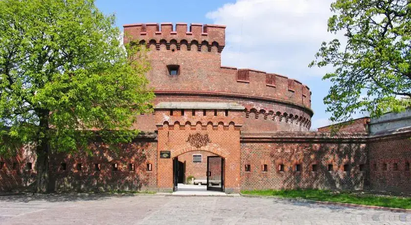 Калининград: Артиллерийская 63