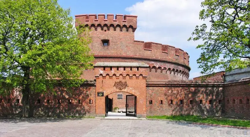Калининград: Артиллерийская 63