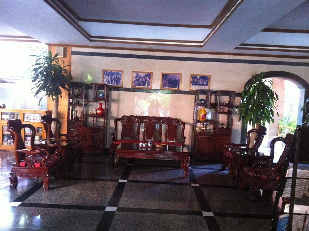 Дэхун: IU Hotel Ruili Nanmao Street