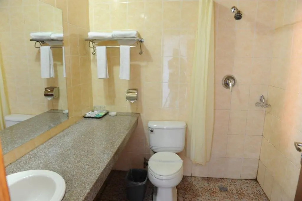 Дэхун: IU Hotel Ruili Nanmao Street