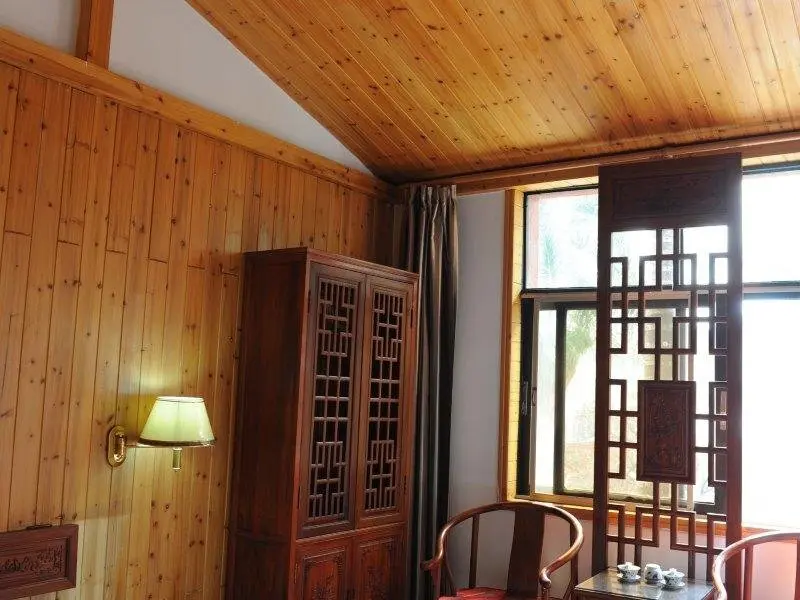 Дэхун: IU Hotel Ruili Nanmao Street