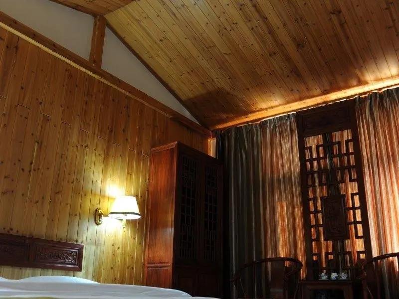 Дэхун: IU Hotel Ruili Nanmao Street