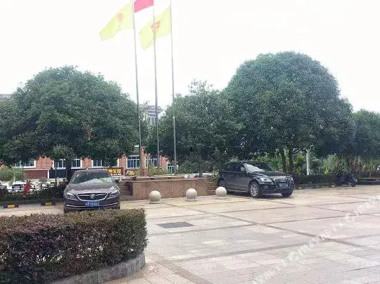 Юнчжоу: Lianhua Huating Business Hotel