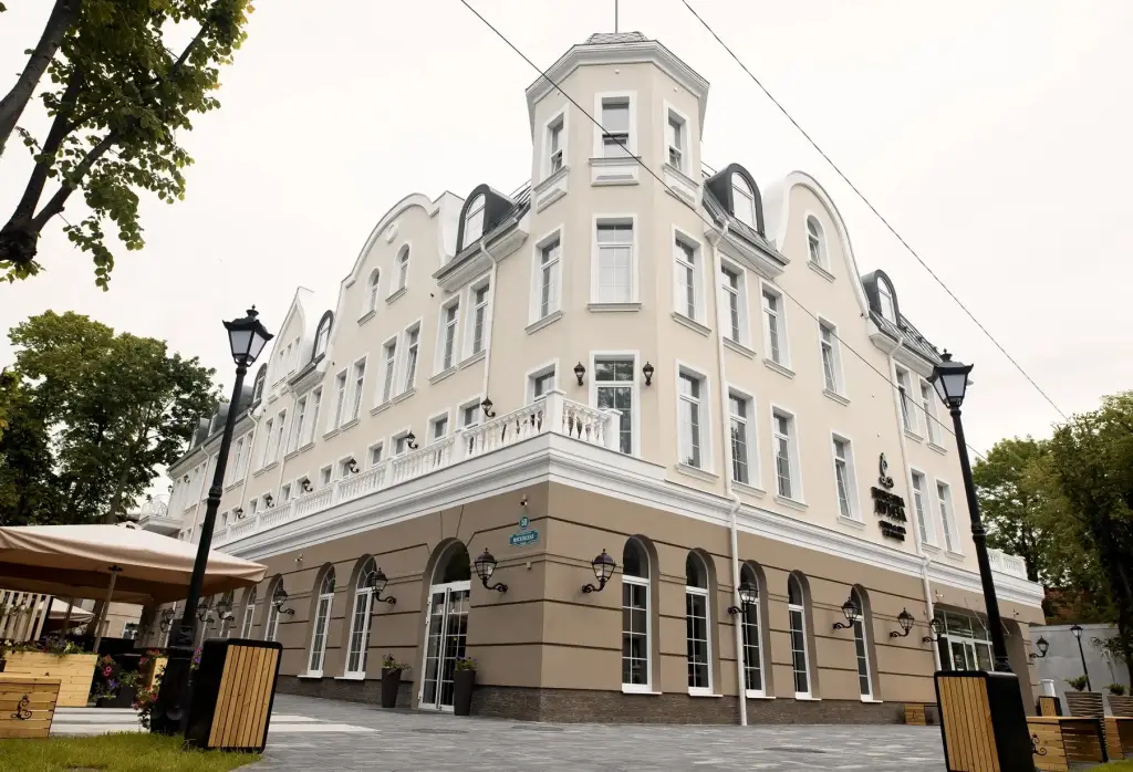 Отель Королева Луиза — фото 1