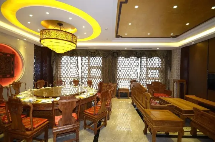 Баодин: Yaodu International Hotel