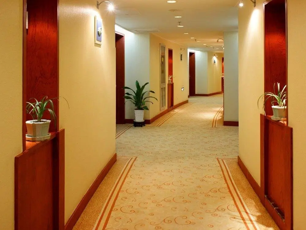 Longquan Sunny Hotel — фото 1