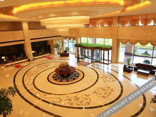 Линьи: Tanzi Lake Hotel