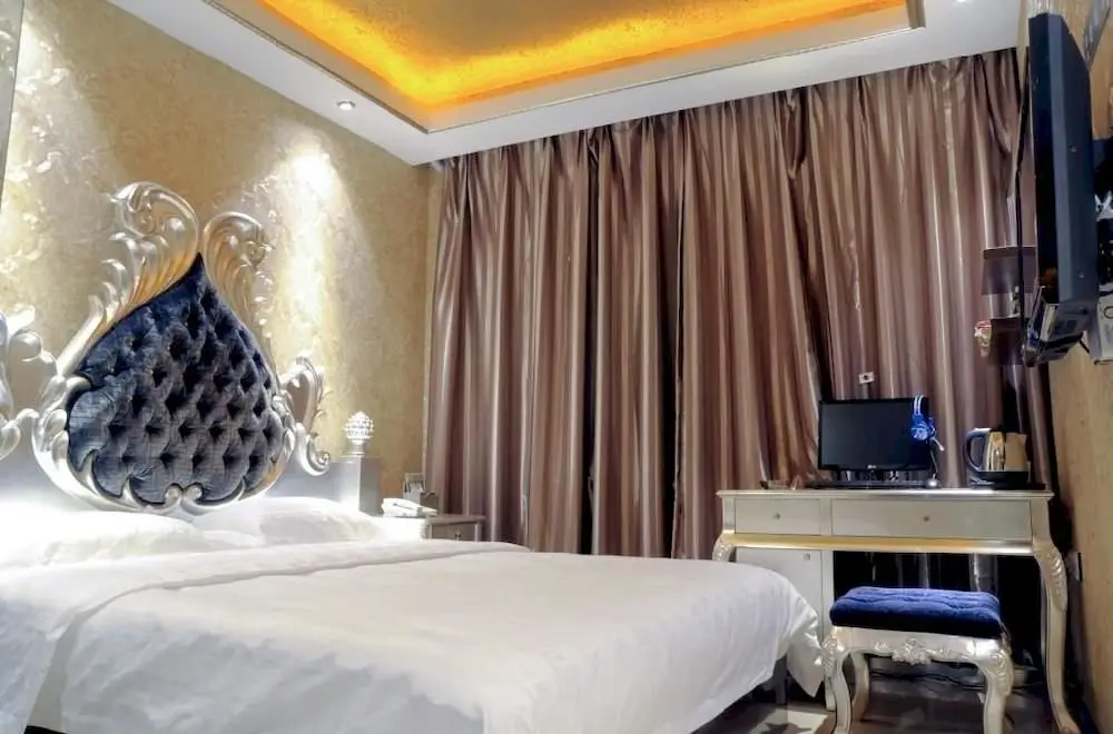 Харбин: Yiju Hotel (Harbin Central Street Subway Station)