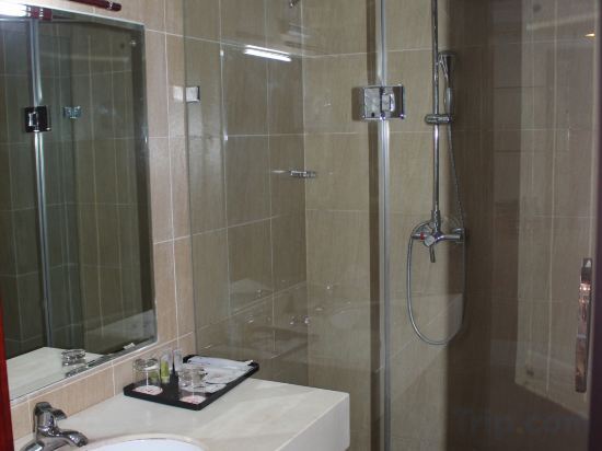Юйси: Tonghe Express Hotel